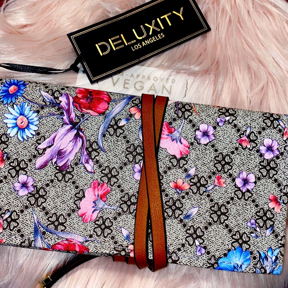 Cosmetic travel bag
